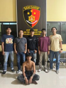 Pelaku pengeroyokan seorang karyawan Pondok Rumah Makan Asiyah Berhasil Di Ringkus Oleh Tim Singo Timur Polsek Prabumulih Pelaku pengeroyokan seorang karyawan Pondok Rumah Makan Asiyah Berhasil Di Ringkus Oleh Tim Singo Timur Polsek Prabumulih